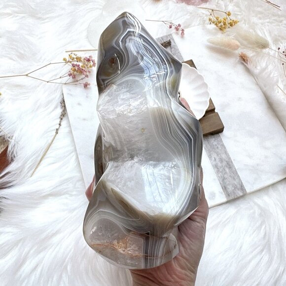 1.94kg Large Agate Flame Carving | Statement Piece - Picture 6 of 6